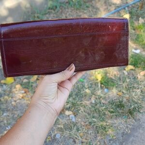 Tre Vero Leather  Outer Zip Pocket Clutch used